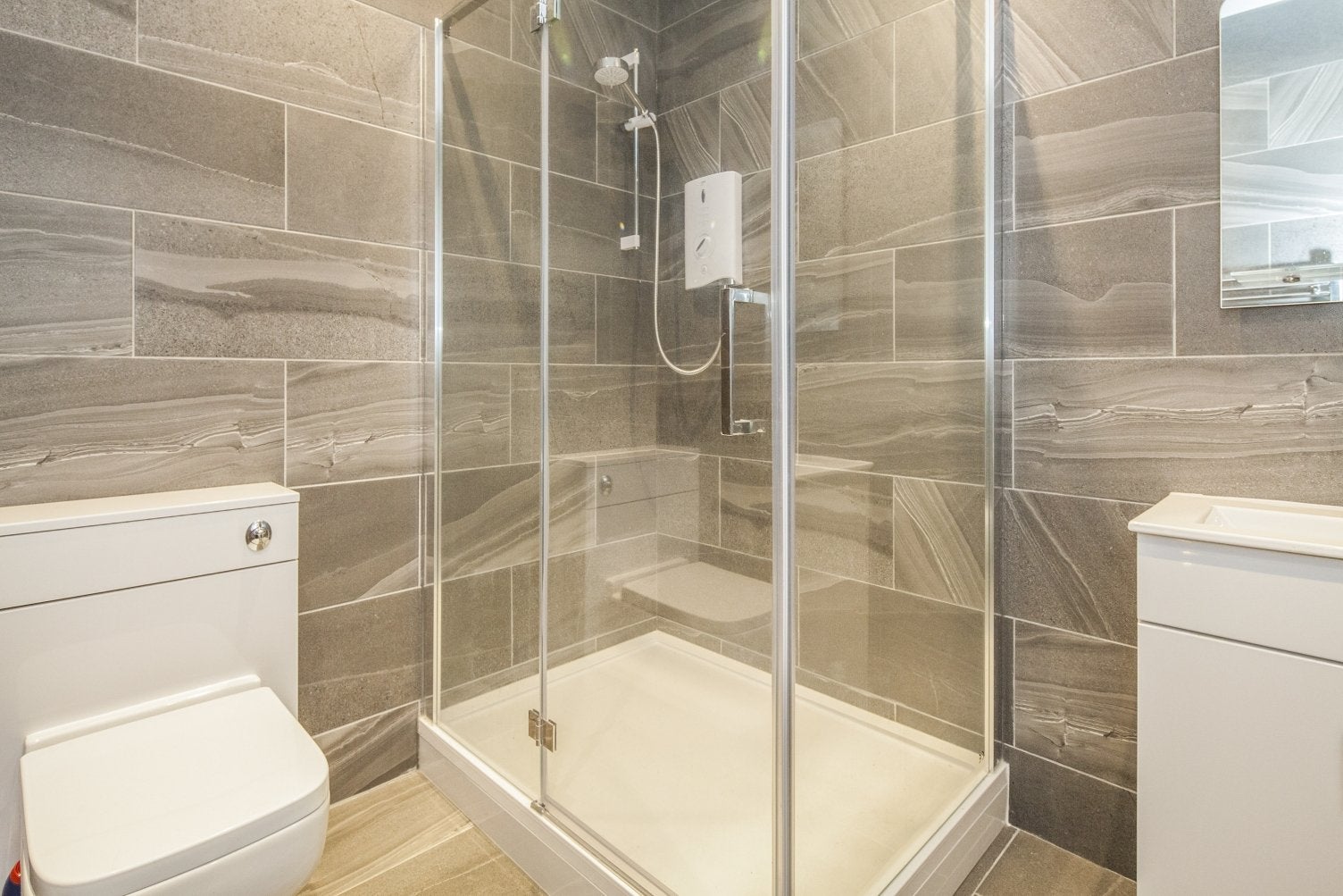 Flat Perry Rise in Greater London