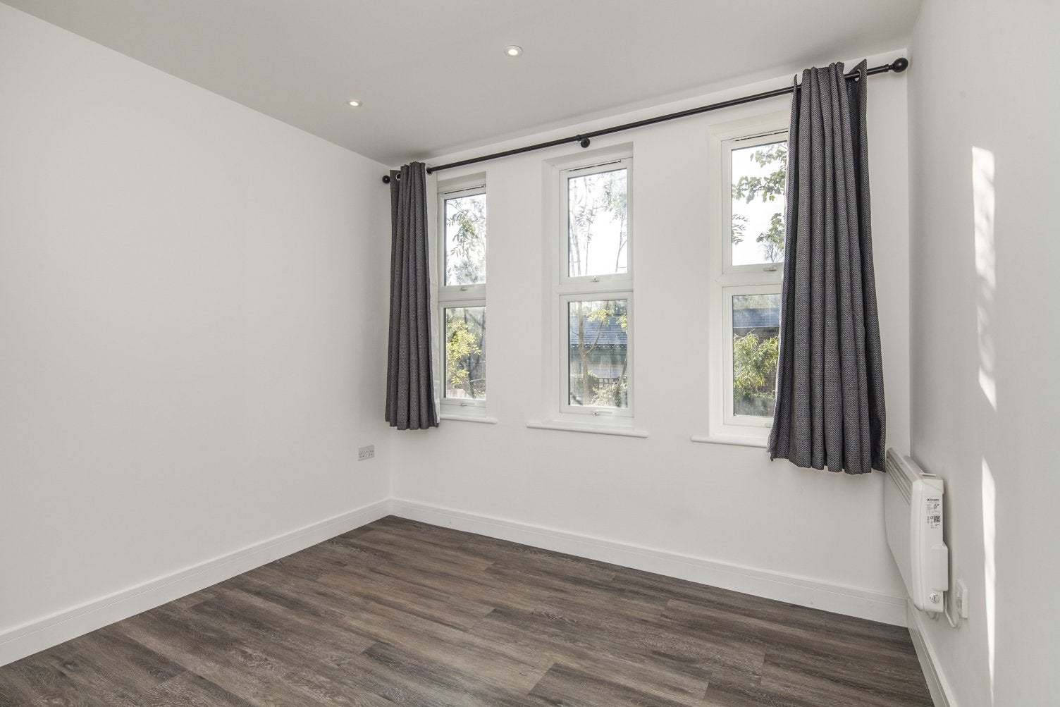 Flat Perry Rise in Greater London