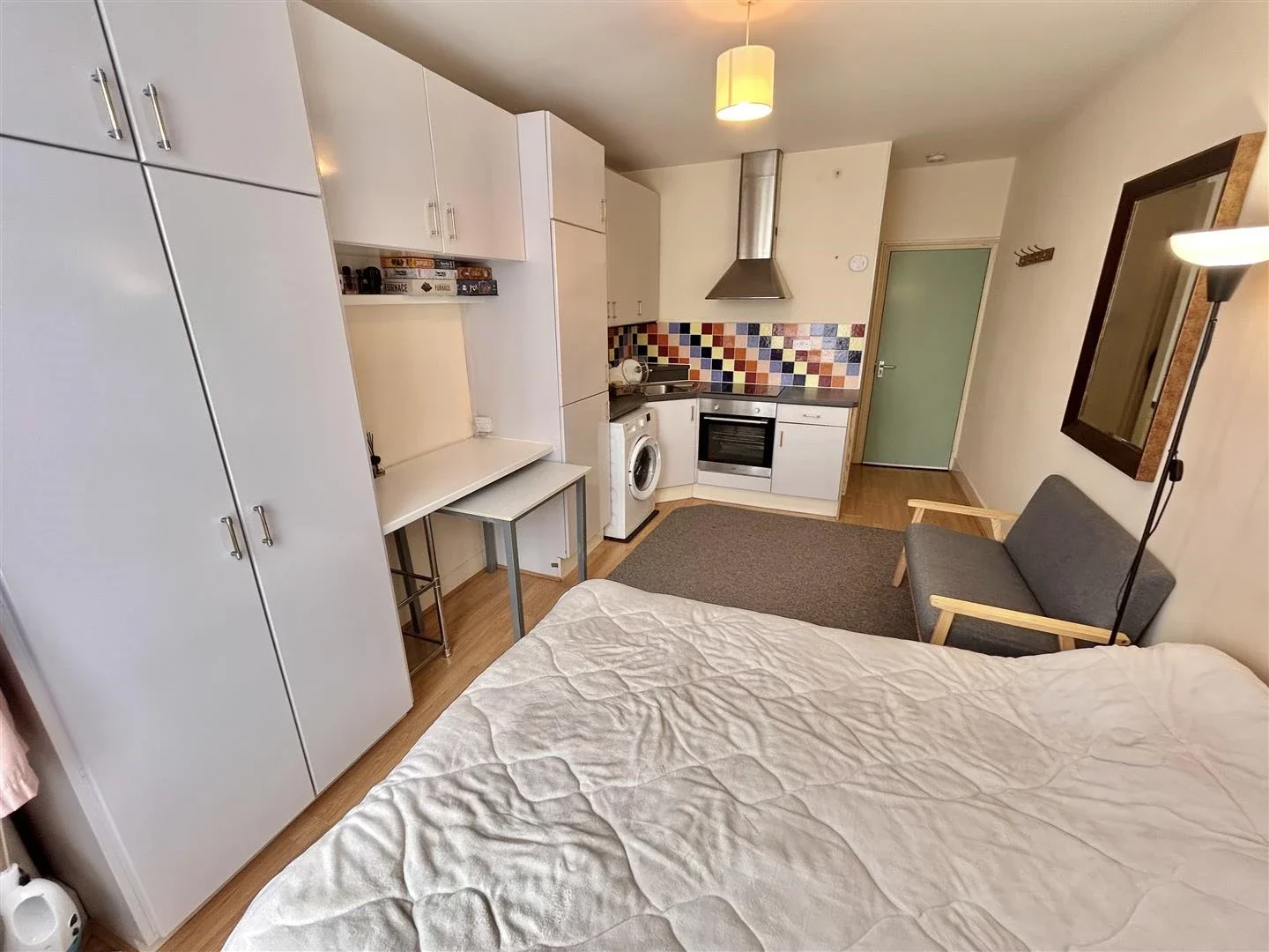Flat Crossfield Road in Greater London