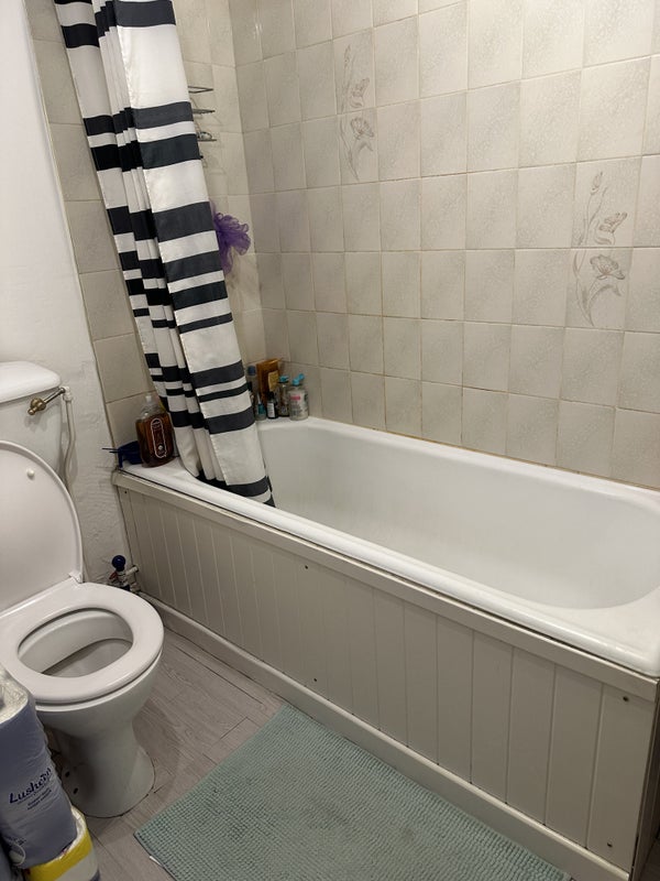 Room Westmoreland Road in Greater London