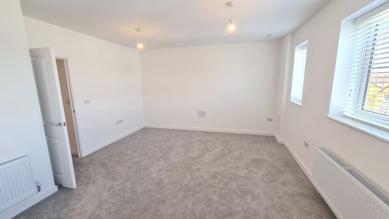 Flat Underwood Close in Peterborough