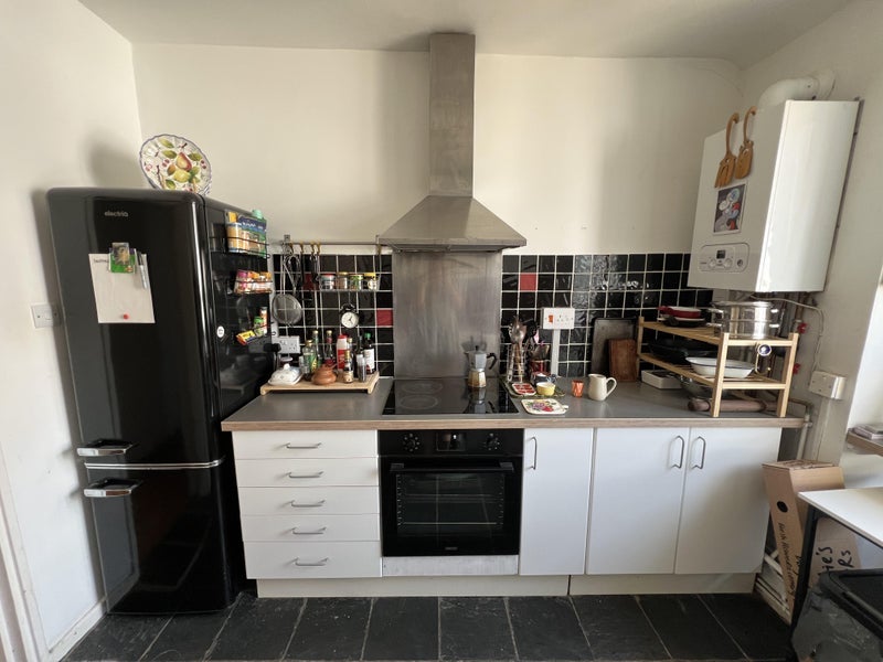 Room Jebb Avenue in Greater London