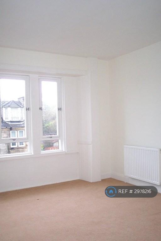 Flat St James' Street in Paisley