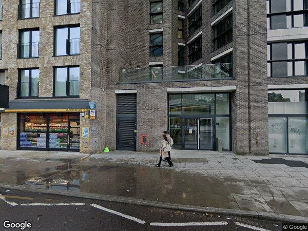Room Commercial Road in Greater London