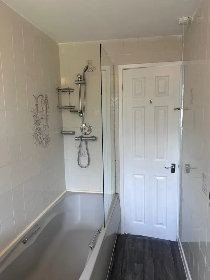 Flat Ashburton Road in Greater London
