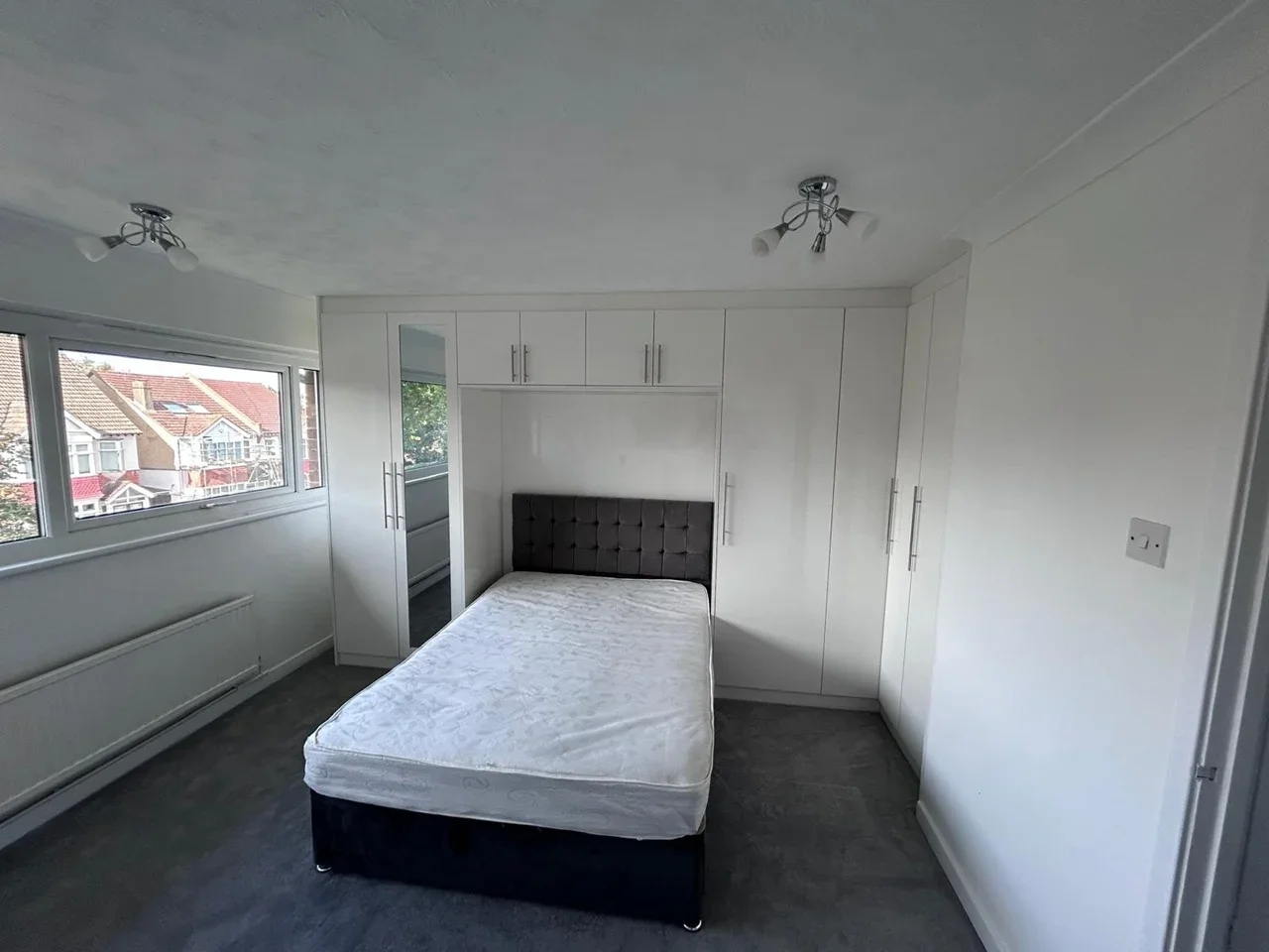 Flat Ashburton Road in Greater London