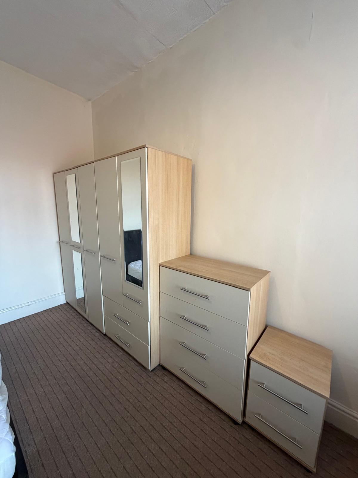 Room Station Road in Salford
