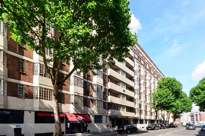 Flat Sloane Avenue in Greater London