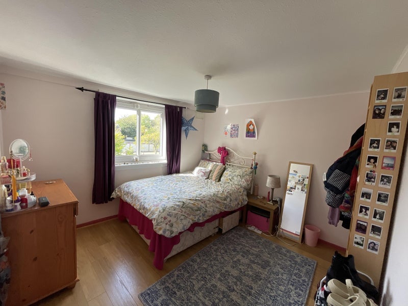 Room Maidencraig Court in City of Edinburgh
