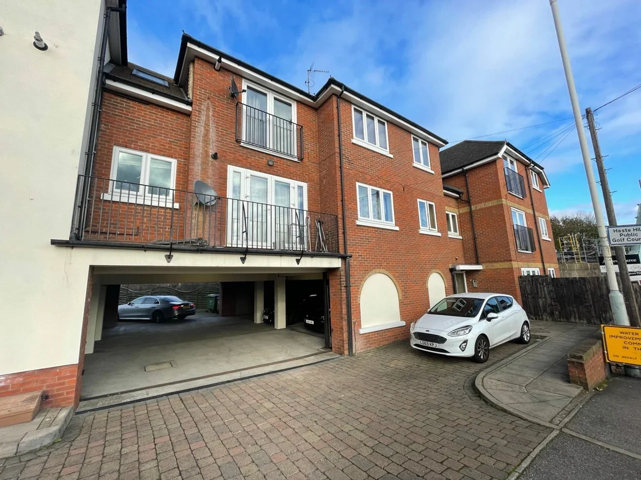Flat Rickmansworth Road in Greater London