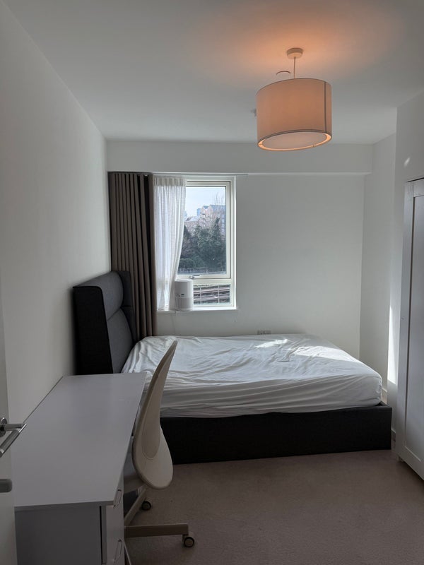 Room Heartwell Avenue in Greater London