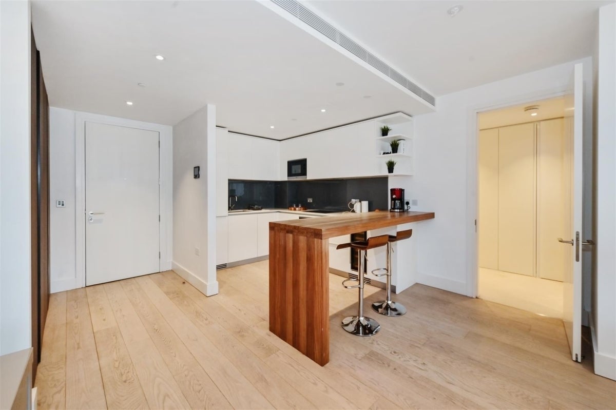 Flat Merchant Square in City of Westminster