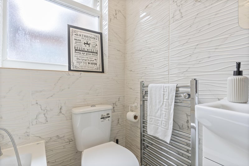 Room Gowan Road in Greater London