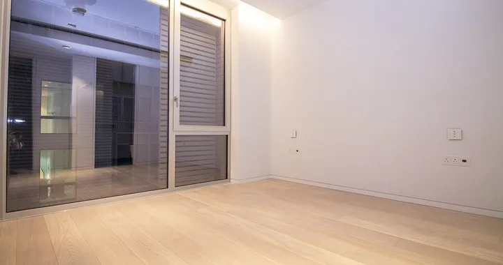Flat Bartholomew Close in City of London