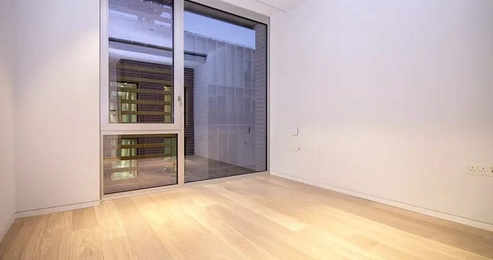 Flat Bartholomew Close in City of London
