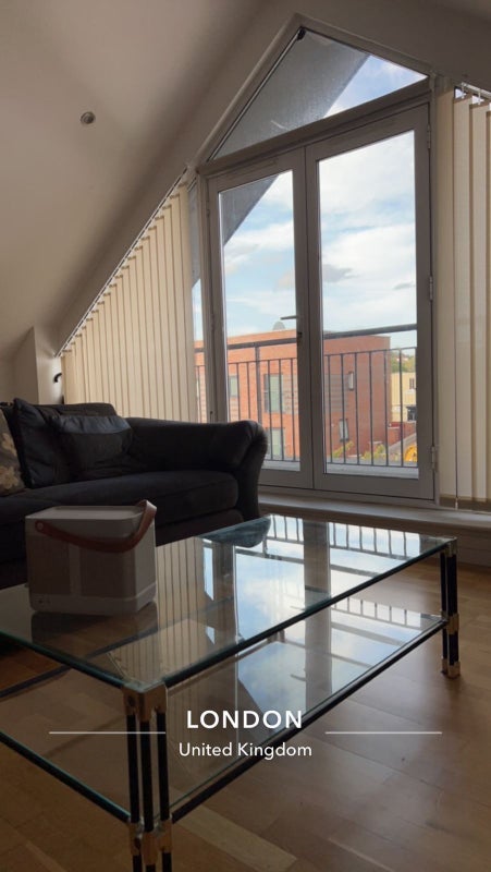Room Brook Avenue in Greater London