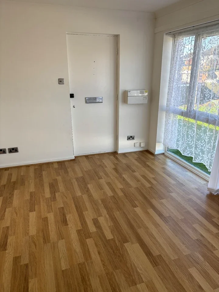 Flat Berners Way in Broxbourne