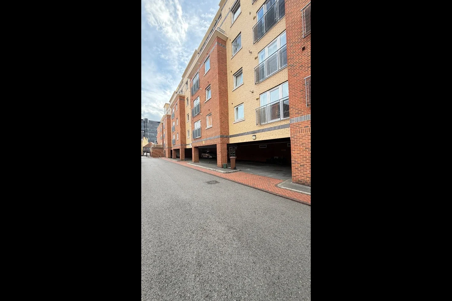 Flat Pages Lane in Greater London
