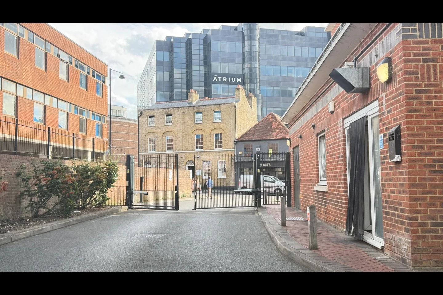 Flat Pages Lane in Greater London