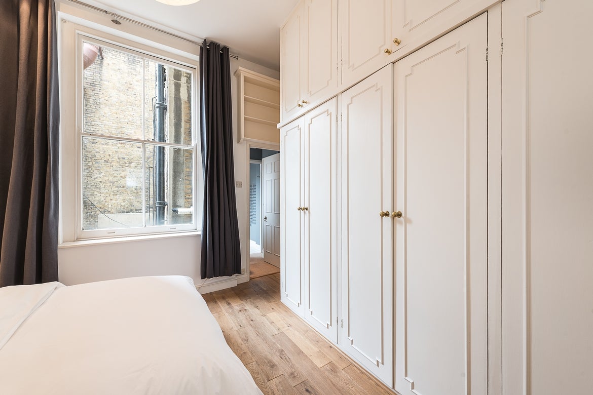 Flat Upper Berkeley Street in City of Westminster