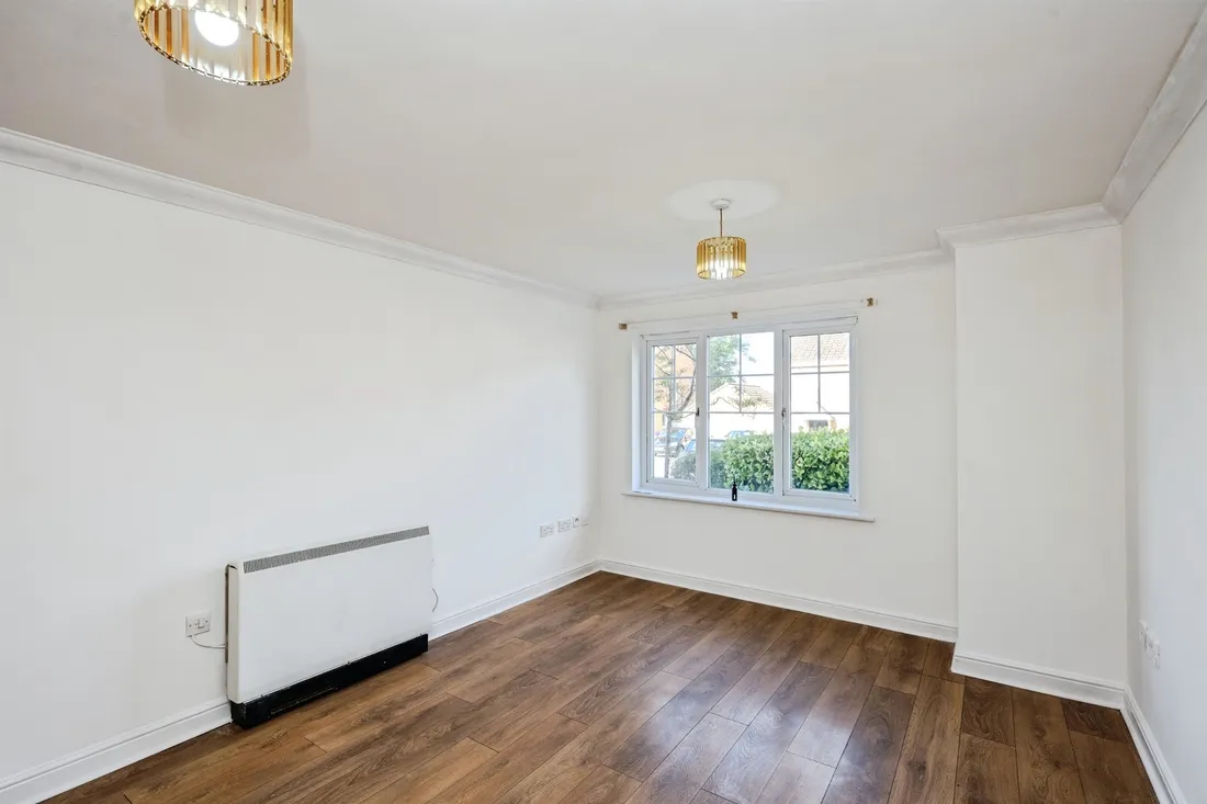 Flat Edith Mills Close in Neath