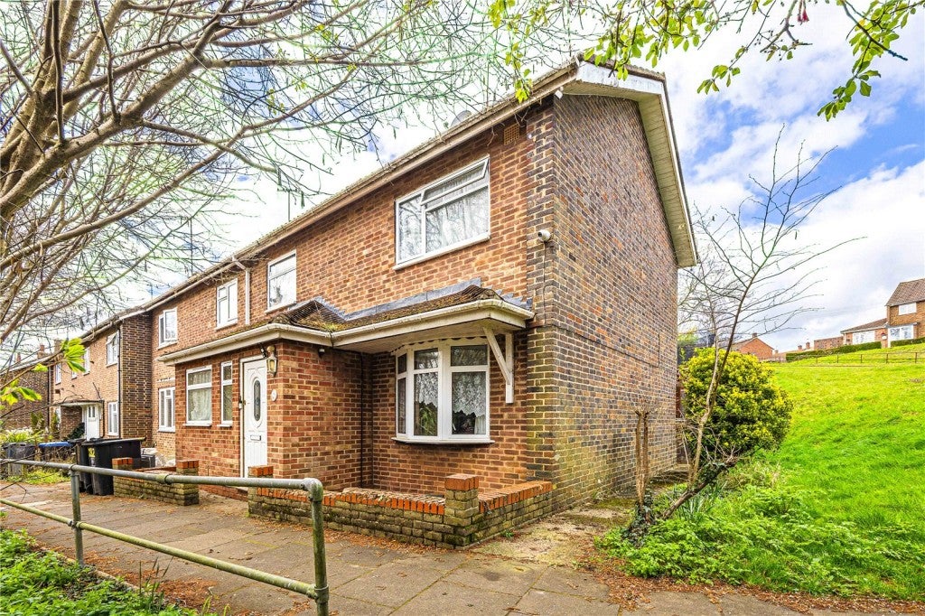 House Barnacres Road in Dacorum