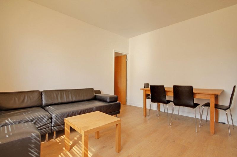 Flat Brandon Street in Greater London