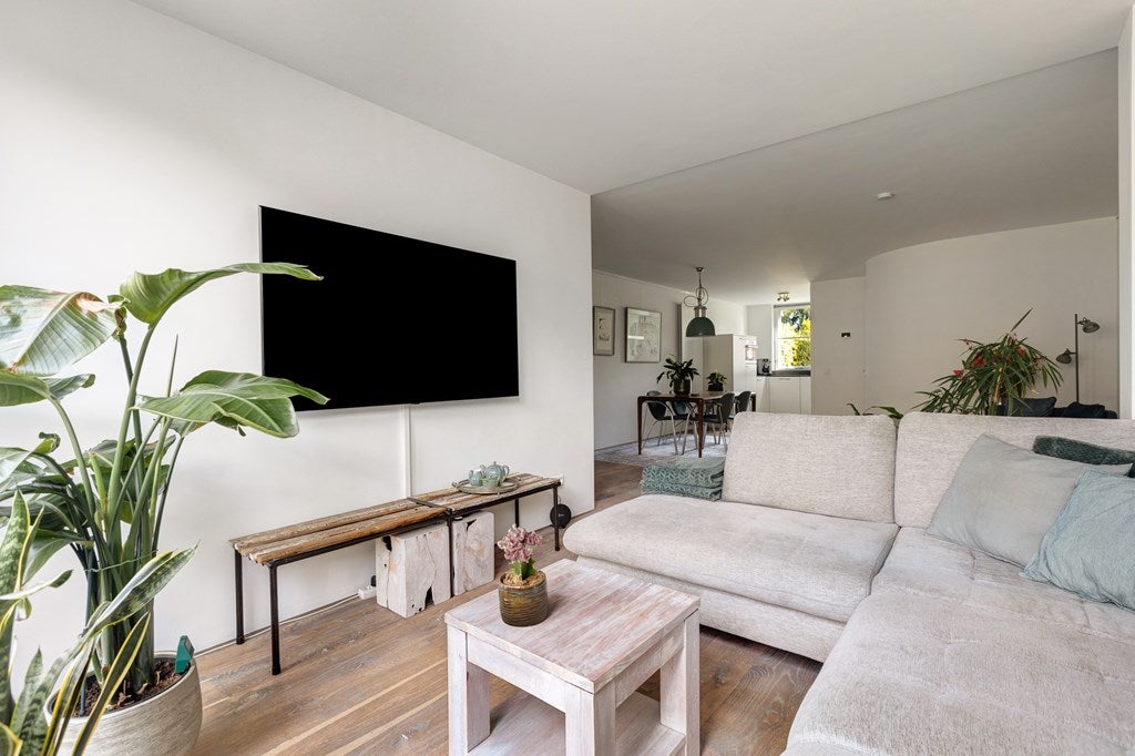 Tussenwoning te koop: Lange Voren 98, Barneveld