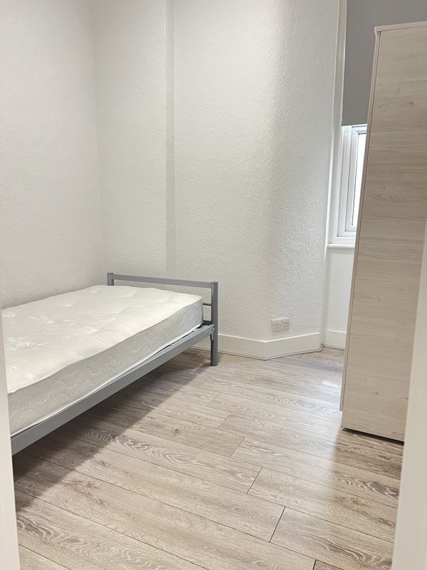 Room Green Lanes in Greater London