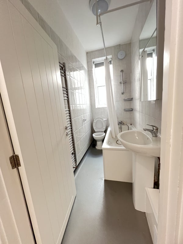 Room Green Lanes in Greater London