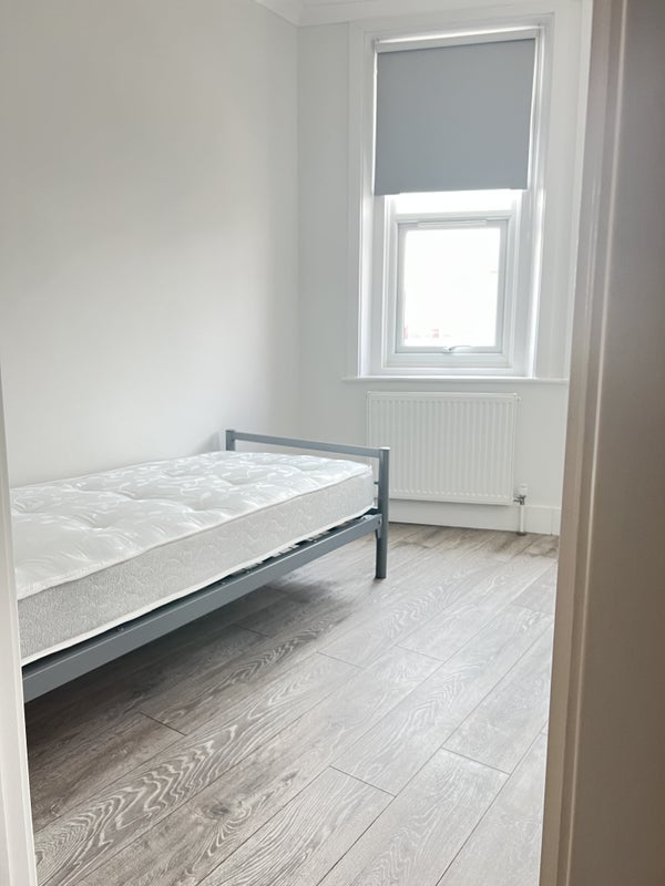 Room Green Lanes in Greater London
