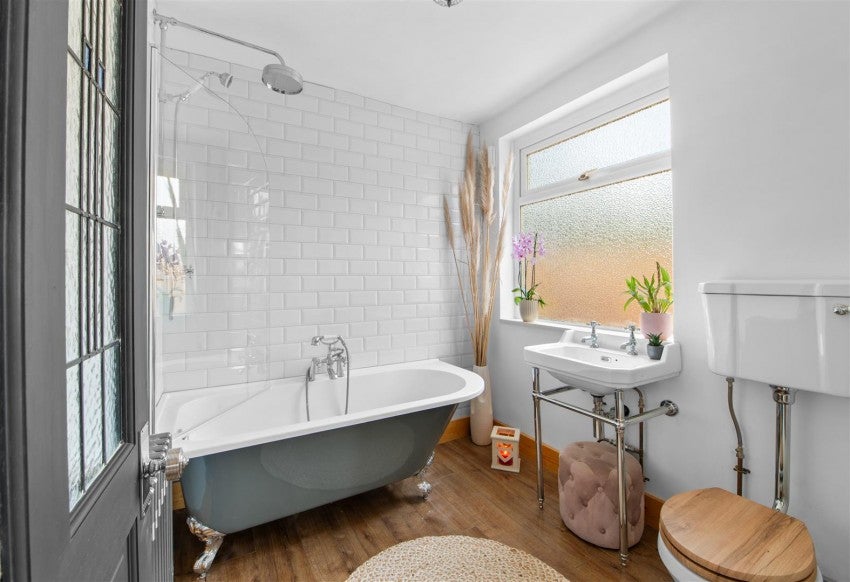 House Palmar Crescent in Greater London
