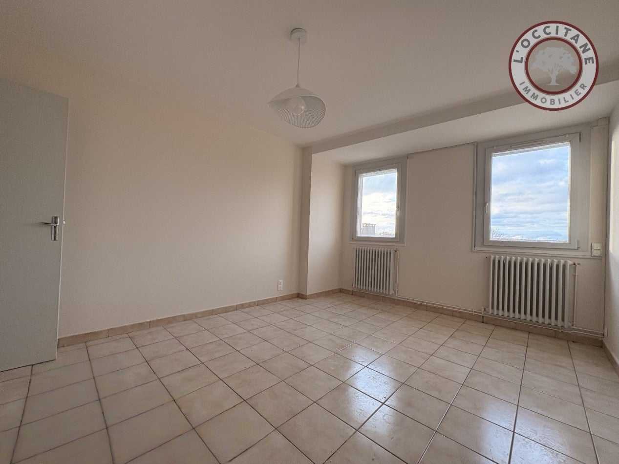 Flat Rue du 14 Juillet in L'Isle-Jourdain