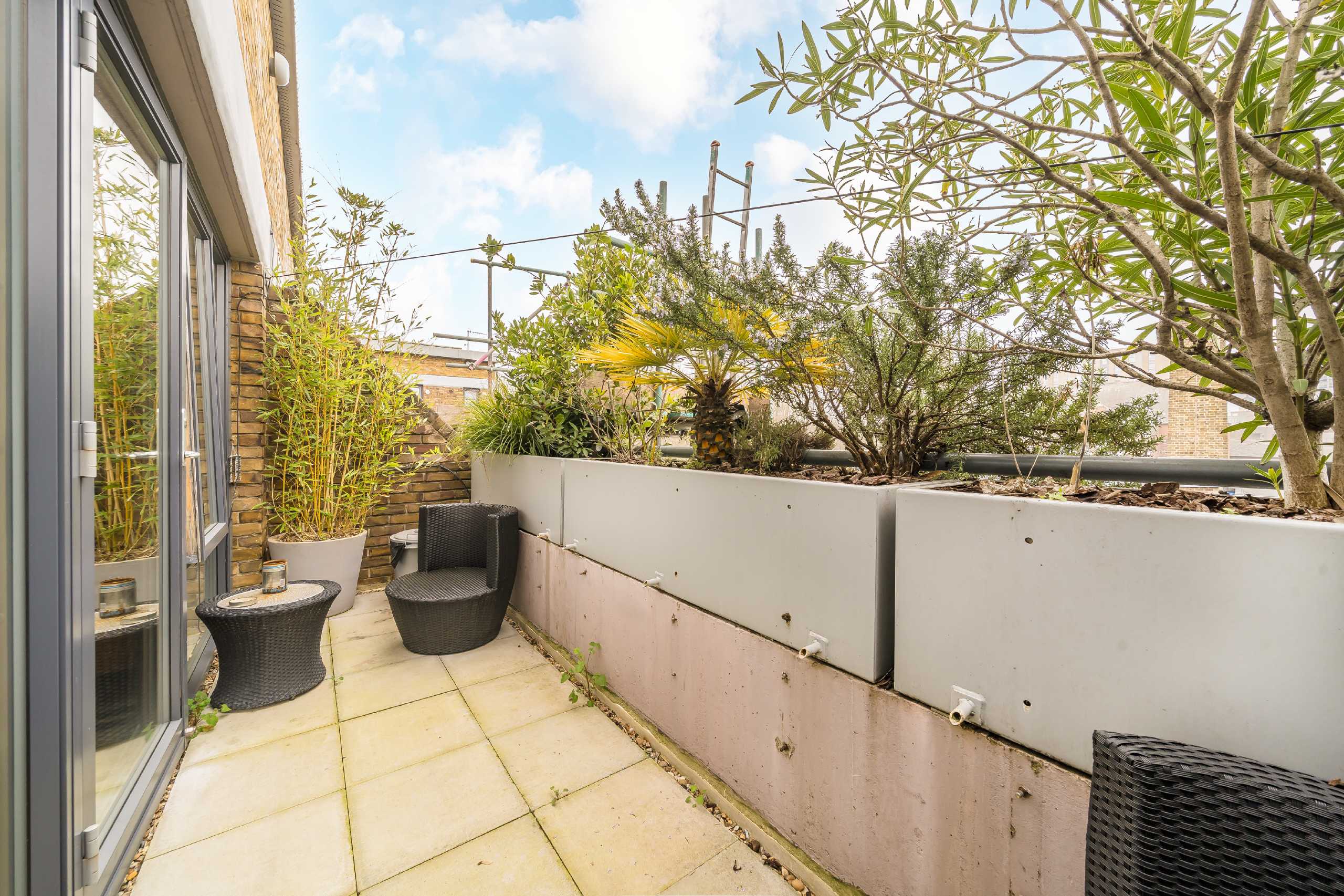 Flat Stockwell Park Road in Greater London