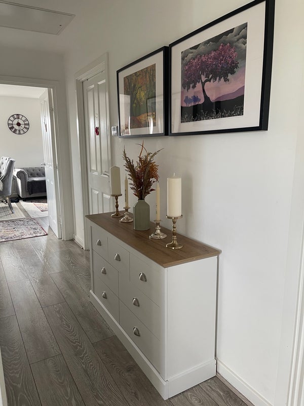 Room Cornwell Avenue in Crawley