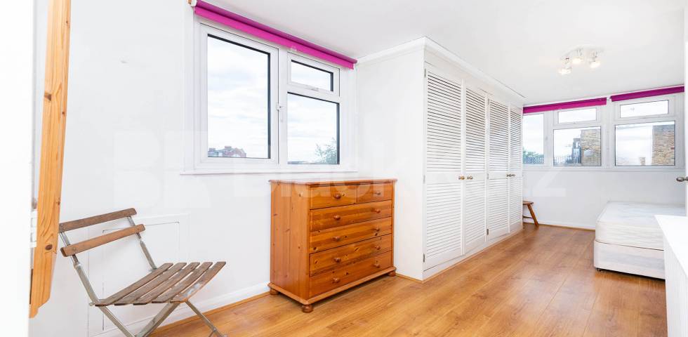 Flat Iverson Road in Greater London