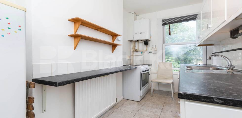 Flat Iverson Road in Greater London