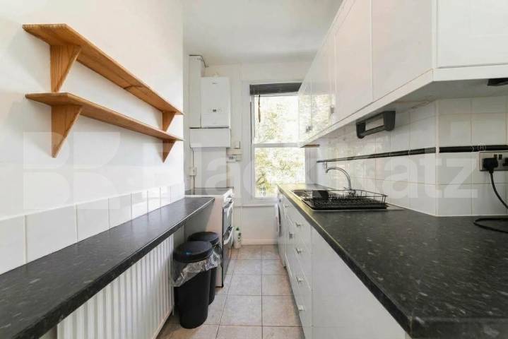 Flat Iverson Road in Greater London