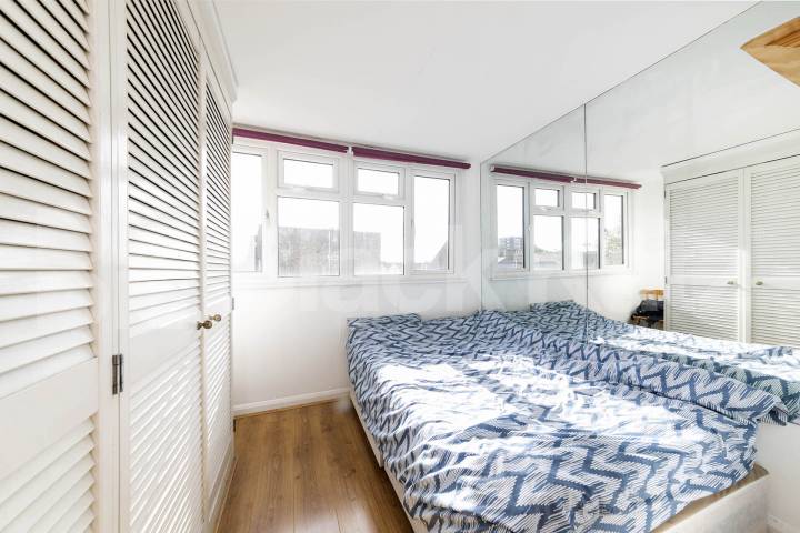 Flat Iverson Road in Greater London