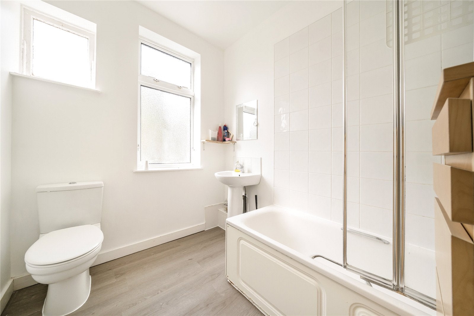 Flat Cleveland Park Crescent in Greater London
