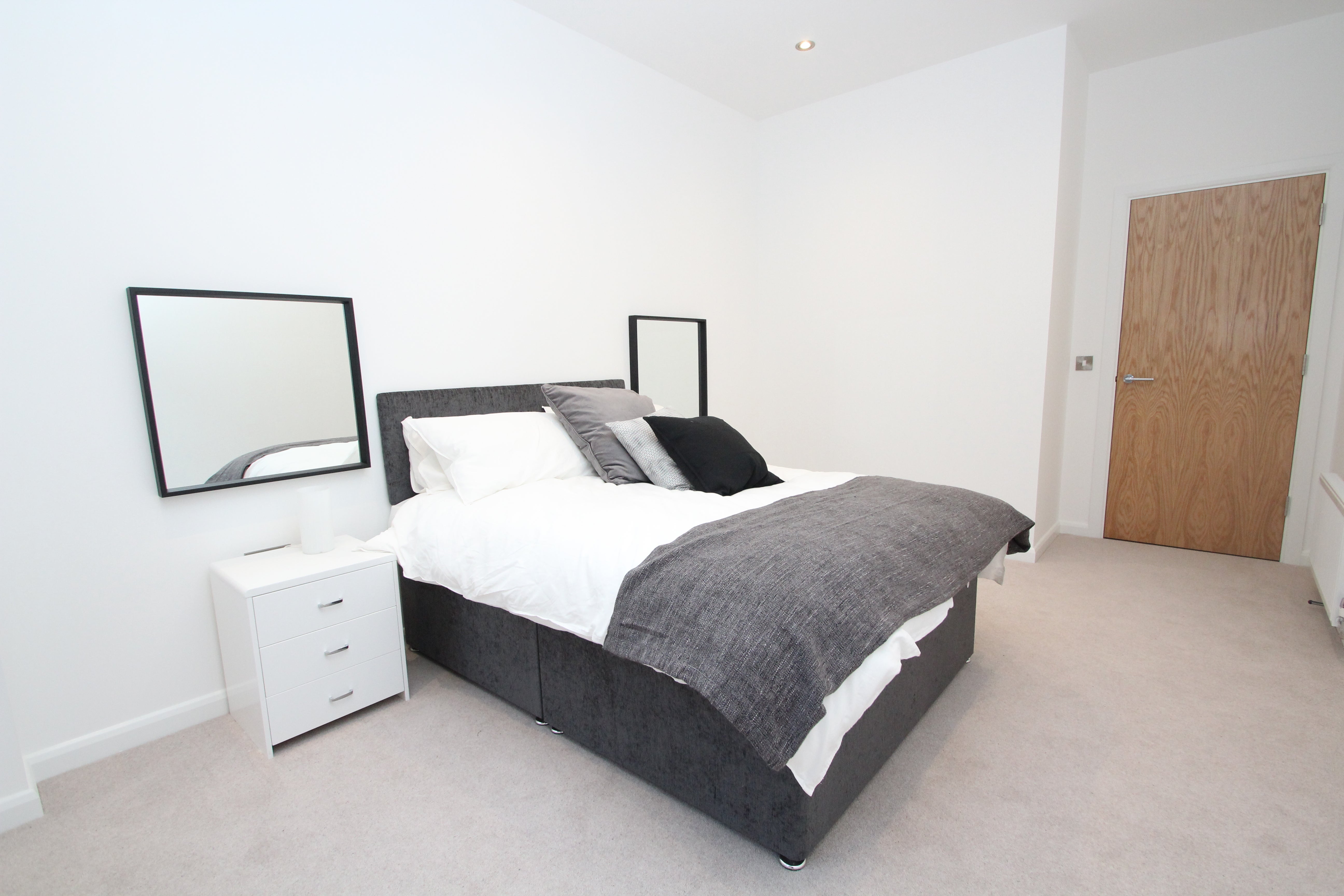 Flat Lansdowne Road in Greater London