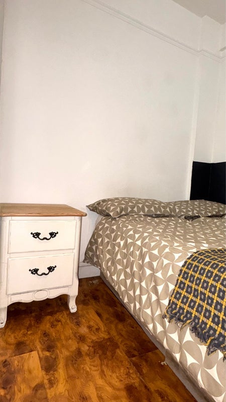 Room Alderney Street in City of Westminster