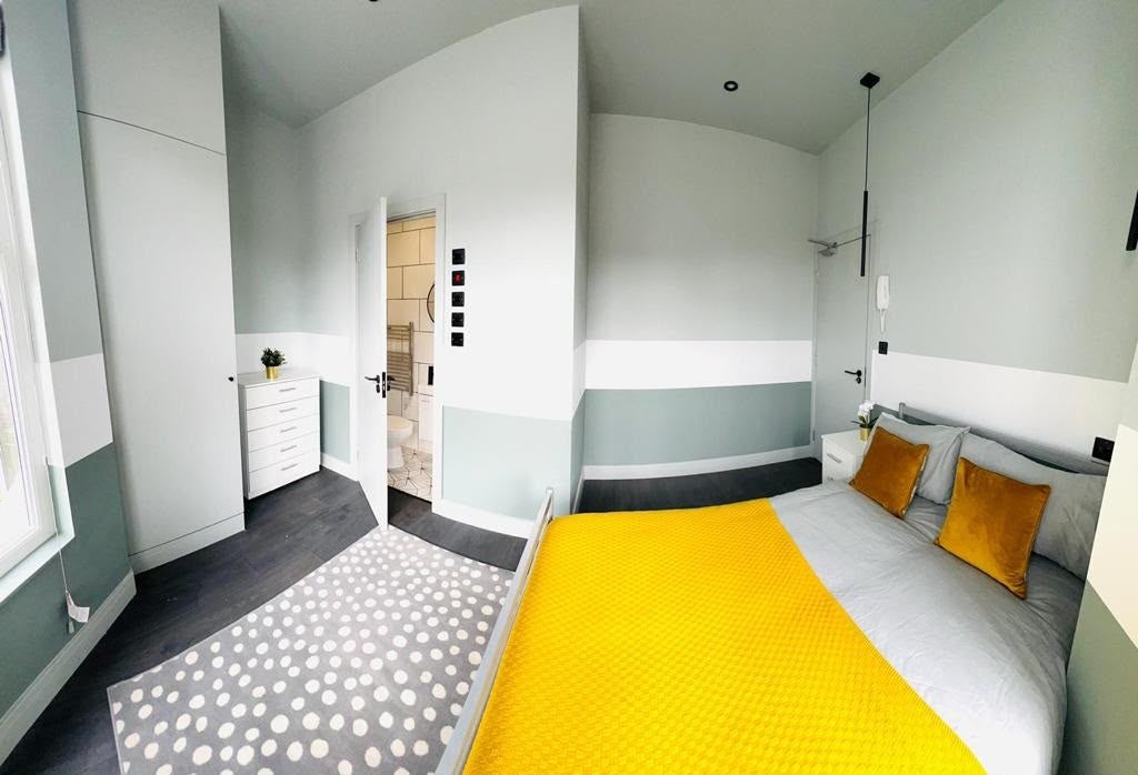 Room Arngask Road in Greater London