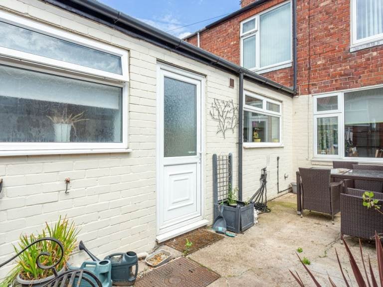 Flat Holmwood Avenue in Newbiggin by the Sea