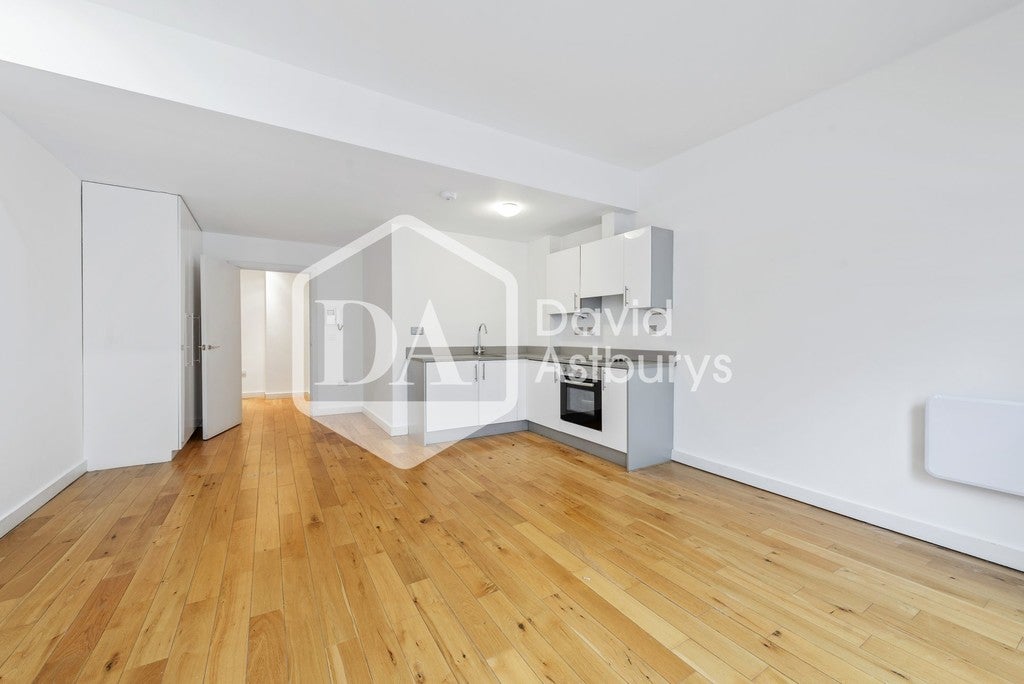 Flat York Way in Greater London