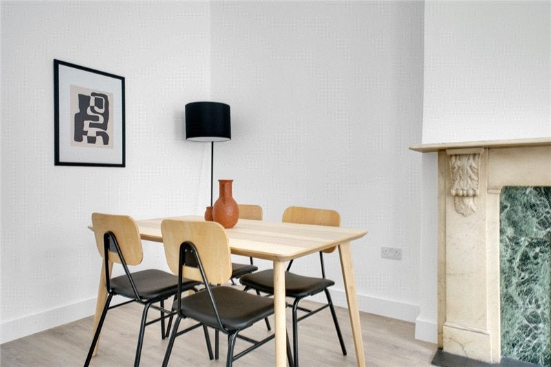 Flat Stanhope Mews West in Greater London