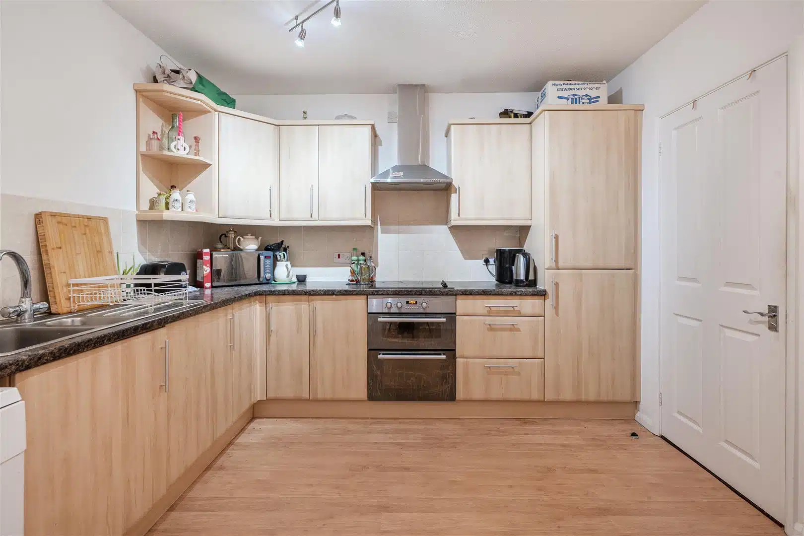 Flat Alma Vale Road in Bristol