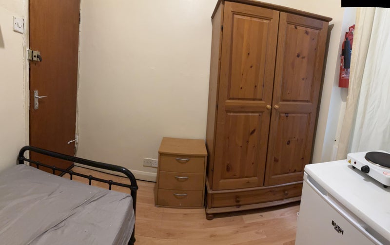 Room Rutland Park in Greater London