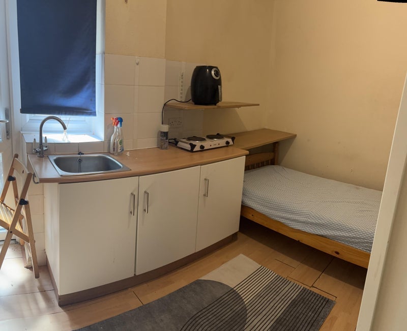 Room Rutland Park in Greater London