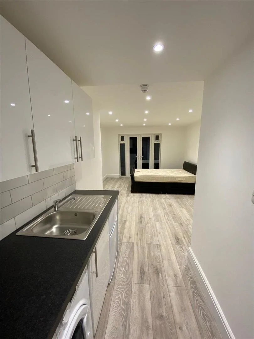 Flat Lancaster Road in Greater London